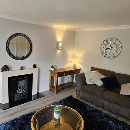 Redcot Gardens Stamford 4 Bed Contractor Familt Home With Parking Exterior foto