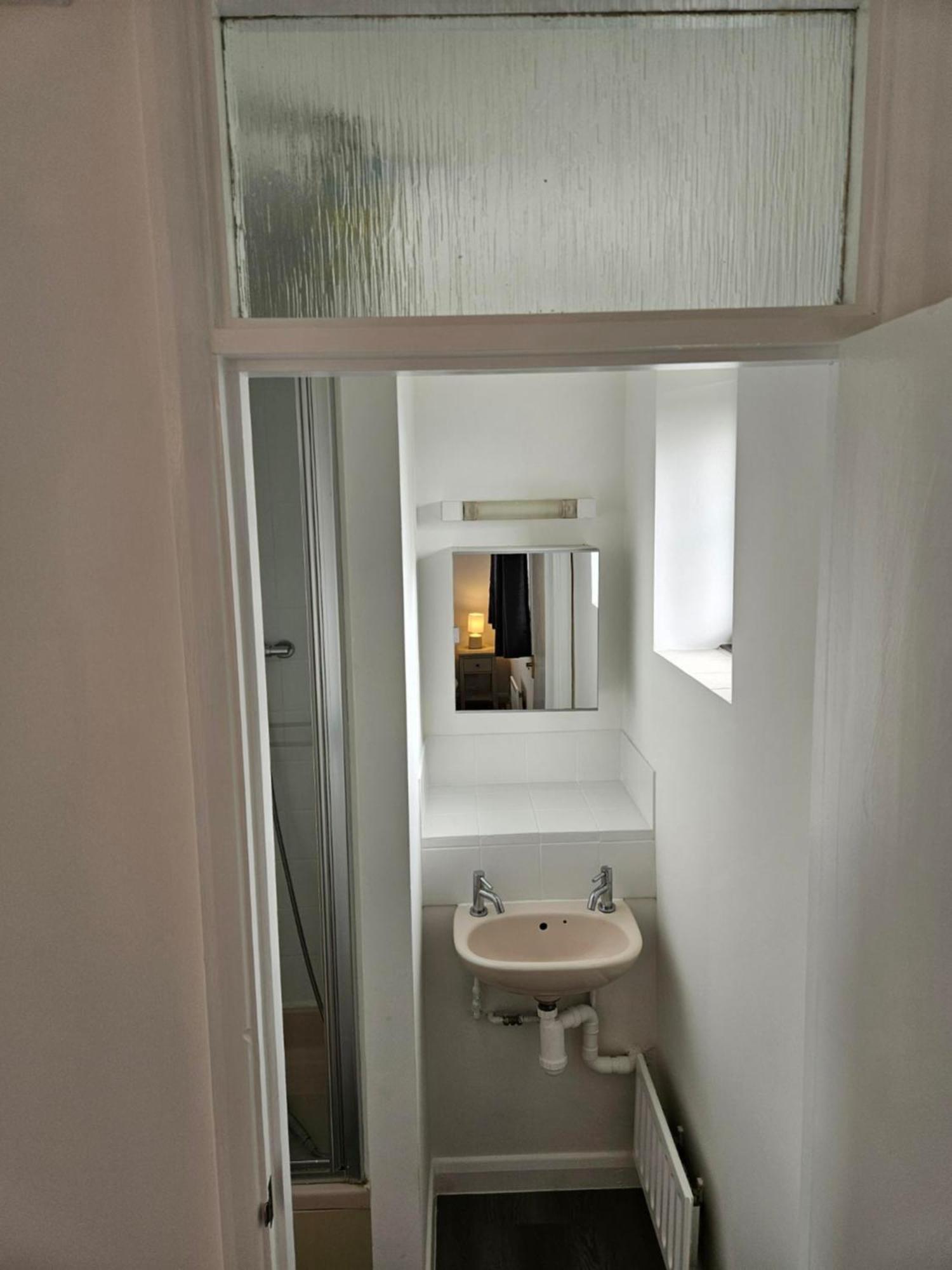 Redcot Gardens Stamford 4 Bed Contractor Familt Home With Parking Exterior foto
